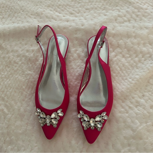 Elegant Pink Slingback Flats with Crystal Embellishments - Picture 1 of 4